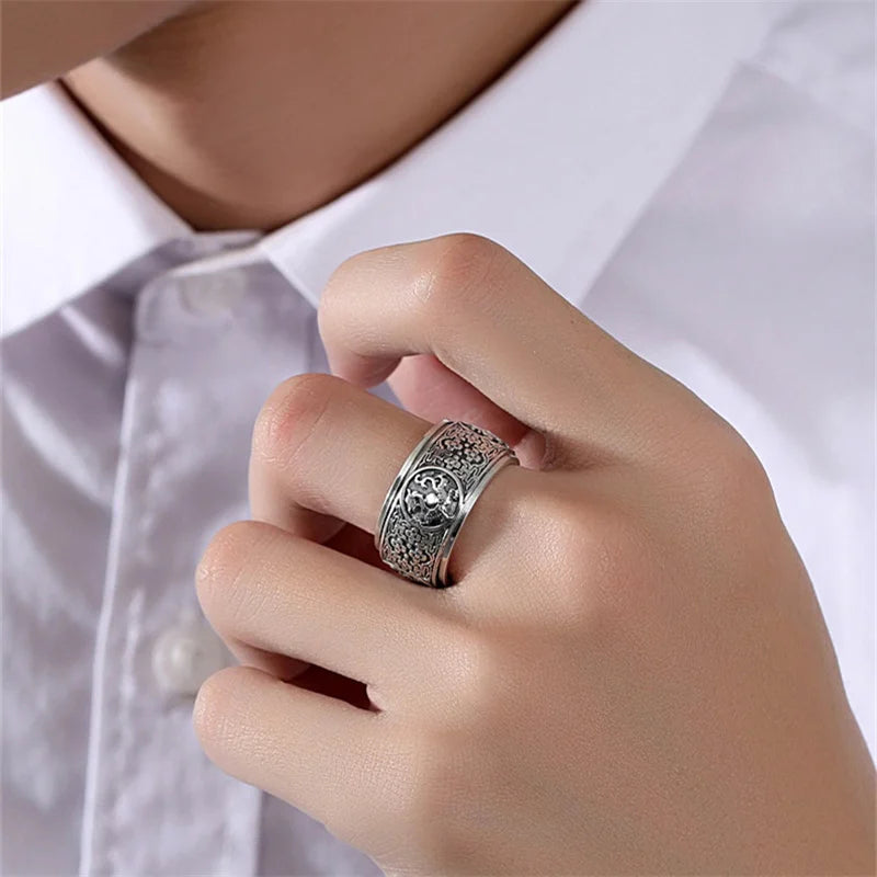 Rotable Powerful Beasts Ring