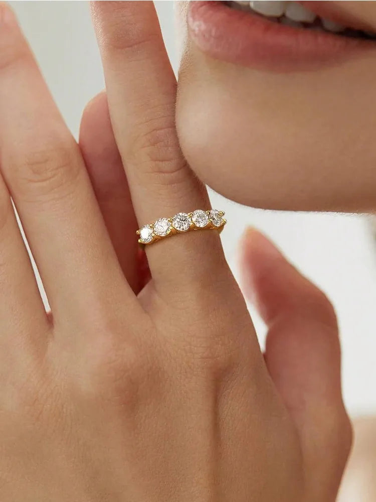 Round Zircon Ring